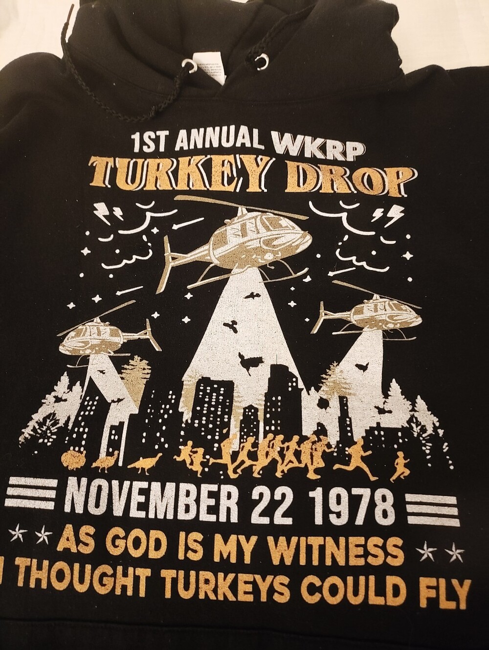 WKRP in Cincinnati Turkey Drop 1978 Hoodie 4XL Hanes Retro Classic TV Thanksgivi